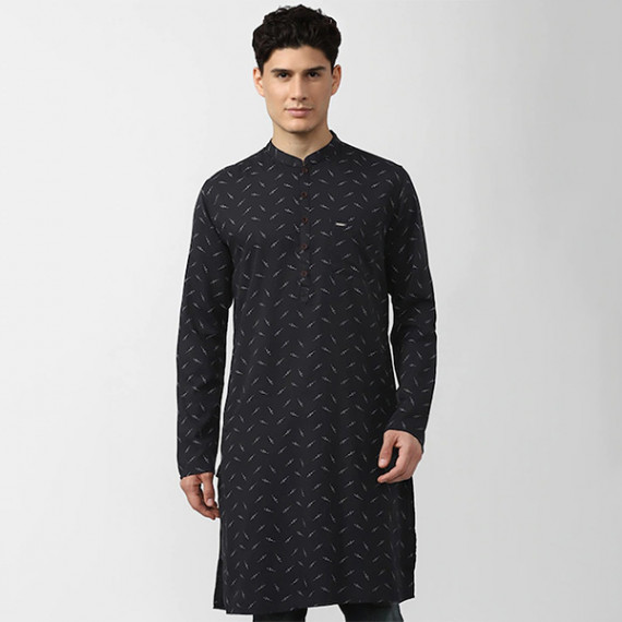 https://newfitz.com/products/men-black-geometric-printed-kurta-1