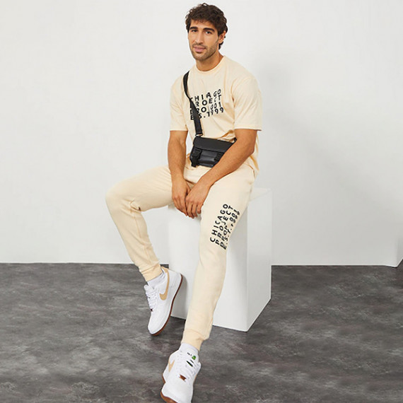 https://newfitz.com/products/men-cream-colored-solid-slim-fit-cotton-joggers
