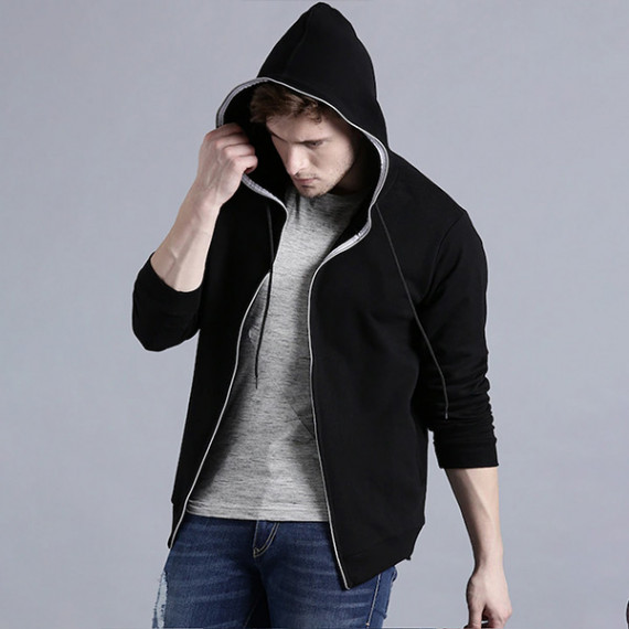 https://newfitz.com/products/men-black-solid-hooded-sweatshirt