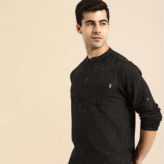 https://newfitz.com/products/men-black-woven-design-kurta