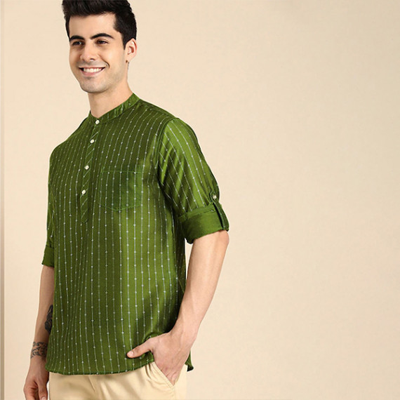 https://newfitz.com/products/men-olive-green-gold-toned-ethnic-woven-design-kurta
