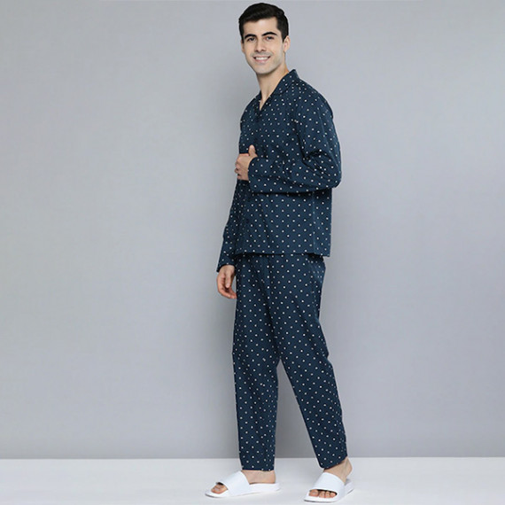 https://newfitz.com/products/men-navy-blue-white-printed-pure-cotton-night-suit