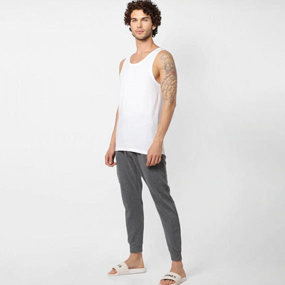 https://newfitz.com/products/men-pack-of-2-white-solid-innerwear-vests