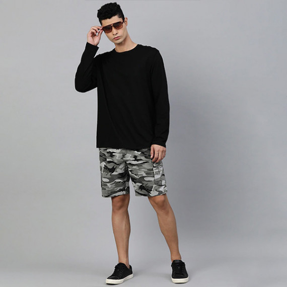 https://newfitz.com/products/men-charcoal-grey-camouflage-printed-pure-cotton-cargo-shorts